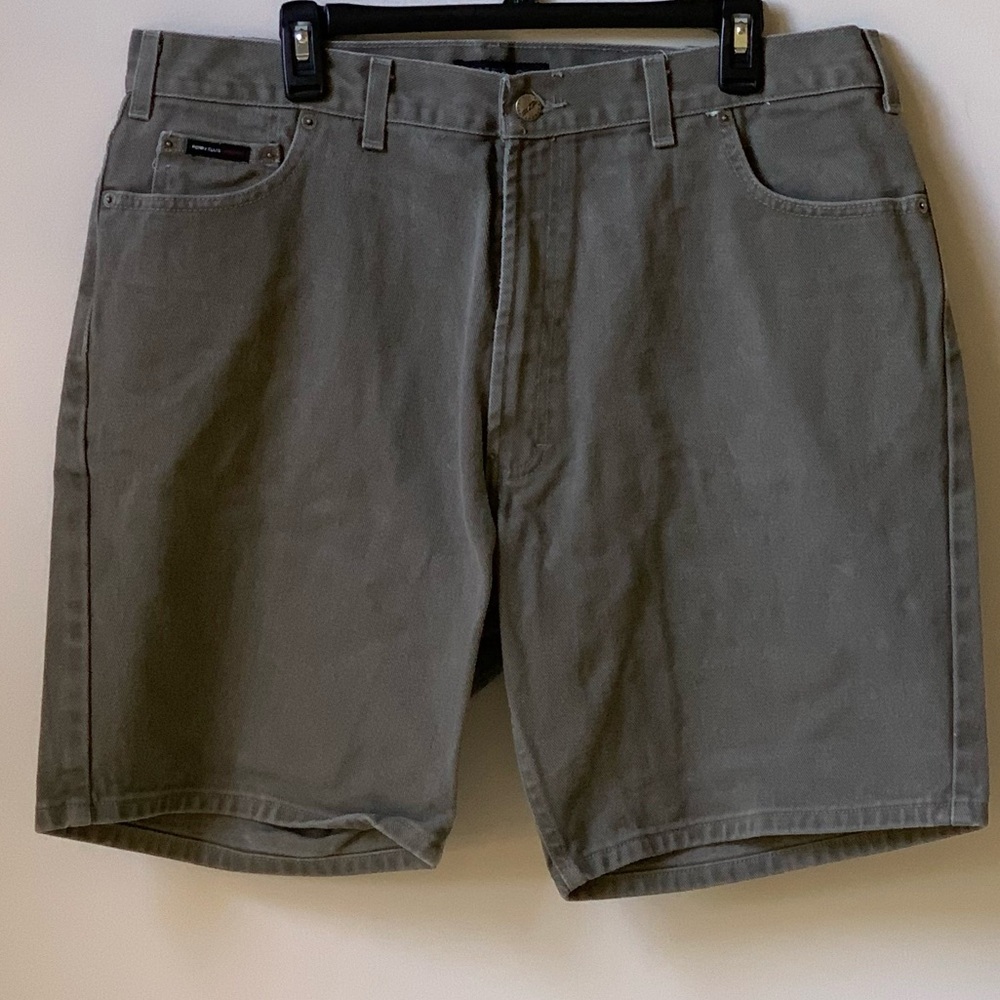 Perry Ellis Dark Green Denim Men’s Size 38 Shorts. Excellent Condition, NWOT.
